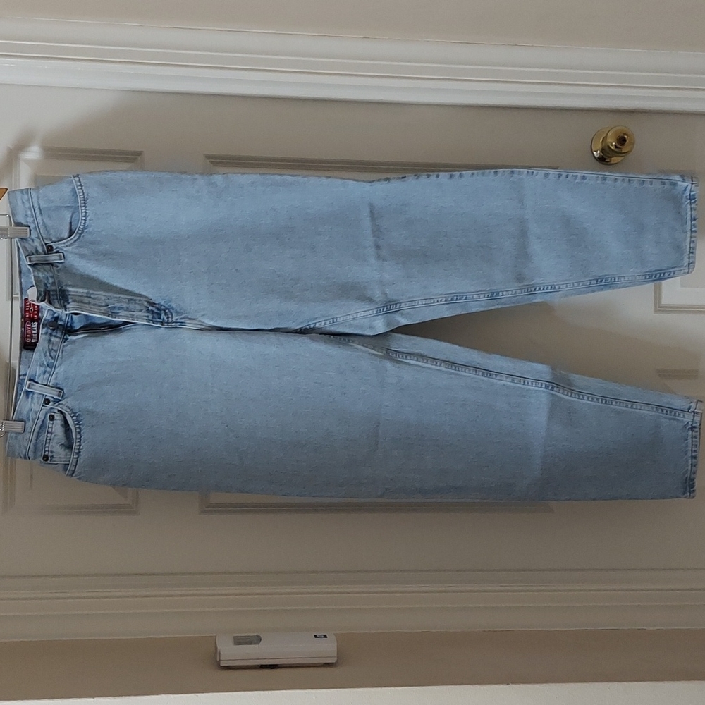 Old Navy light colored jeans size 14 Long.